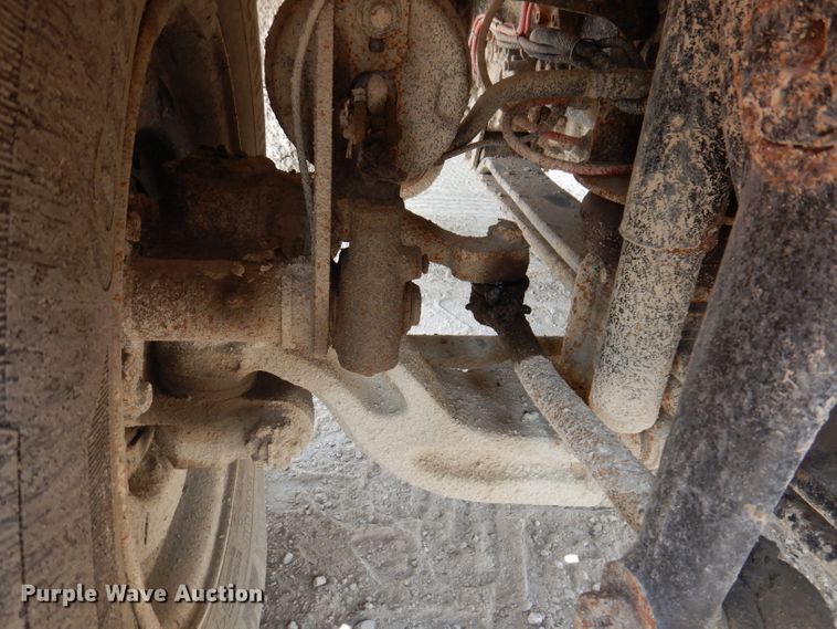 image for item IQ9747 2010 International 7400  dump truck