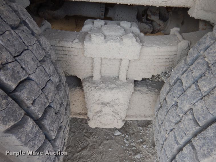 image for item IQ9747 2010 International 7400  dump truck