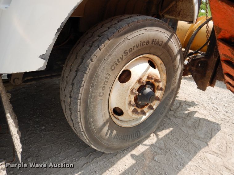 image for item IQ9747 2010 International 7400  dump truck