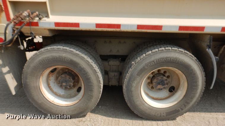 image for item IQ9747 2010 International 7400  dump truck