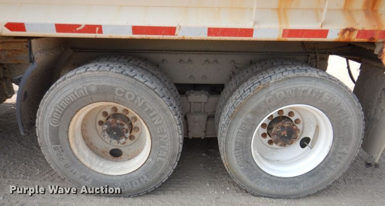 image for item IQ9747 2010 International 7400  dump truck