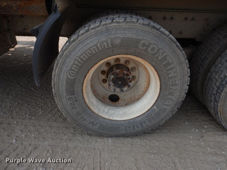 image for item IQ9747 2010 International 7400  dump truck