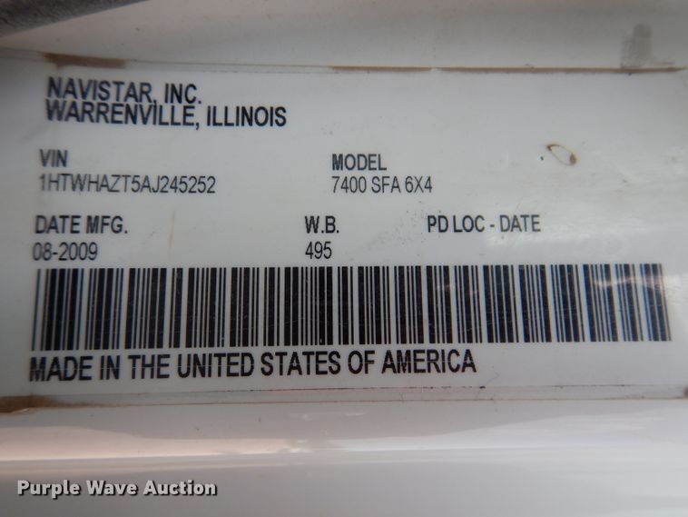 image for item IQ9747 2010 International 7400  dump truck