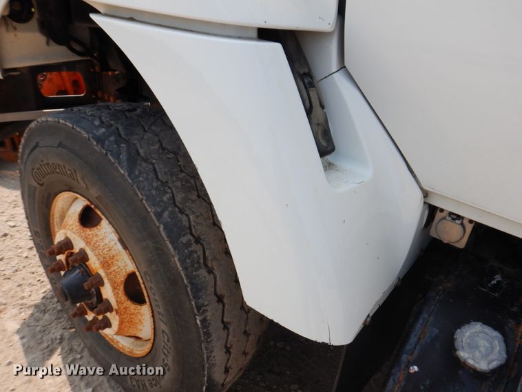 image for item IQ9748 2010 International WorkStar 7400  dump flatbed truck