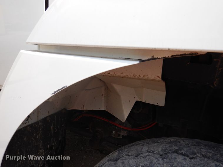 image for item IQ9748 2010 International WorkStar 7400  dump flatbed truck