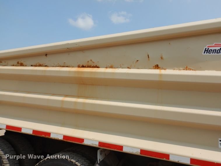 image for item IQ9748 2010 International WorkStar 7400  dump flatbed truck