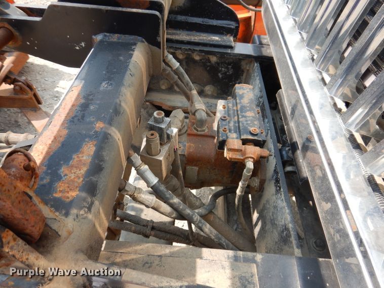 image for item IQ9748 2010 International WorkStar 7400  dump flatbed truck