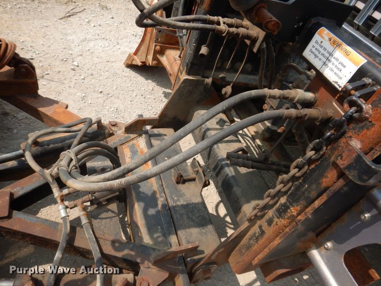 image for item IQ9748 2010 International WorkStar 7400  dump flatbed truck