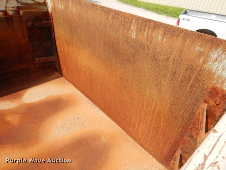 image for item IQ9748 2010 International WorkStar 7400  dump flatbed truck