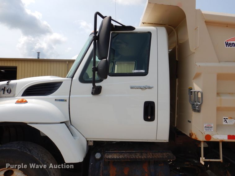 image for item IQ9748 2010 International WorkStar 7400  dump flatbed truck