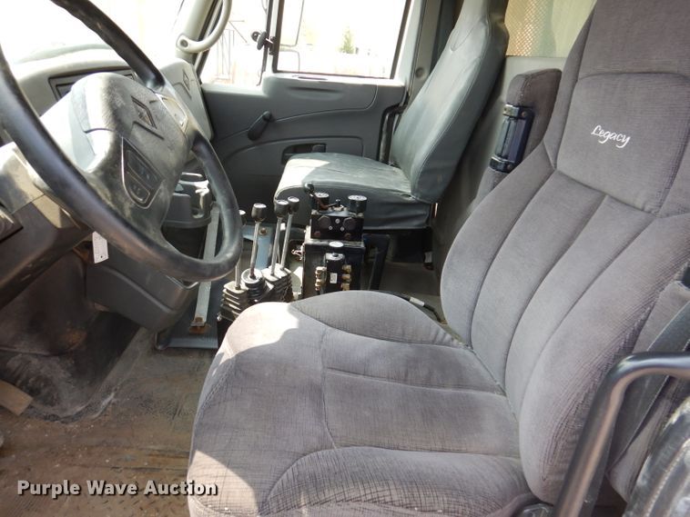 image for item IQ9748 2010 International WorkStar 7400  dump flatbed truck