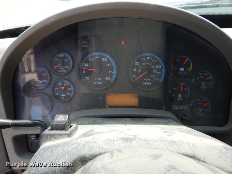 image for item IQ9748 2010 International WorkStar 7400  dump flatbed truck