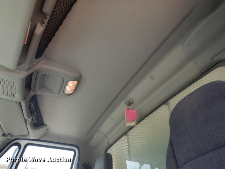 image for item IQ9748 2010 International WorkStar 7400  dump flatbed truck