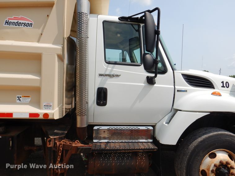 image for item IQ9748 2010 International WorkStar 7400  dump flatbed truck