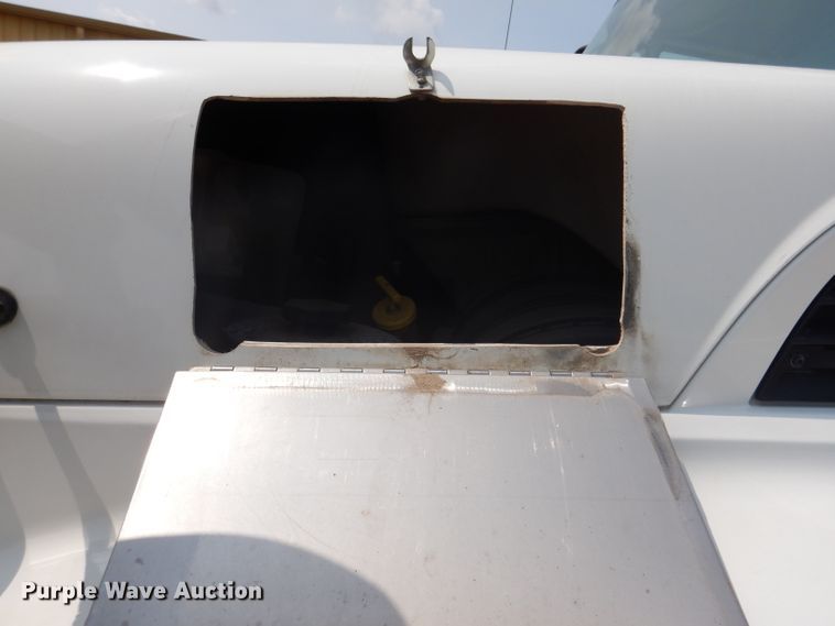 image for item IQ9748 2010 International WorkStar 7400  dump flatbed truck