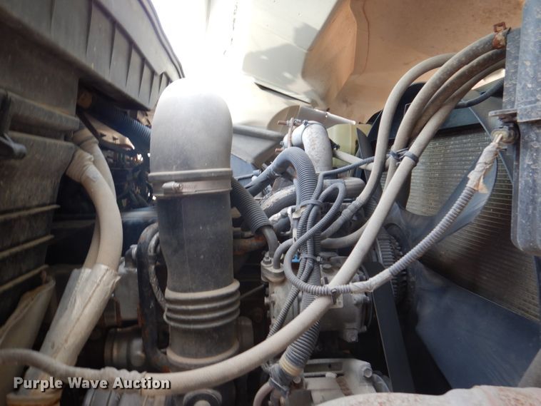 image for item IQ9748 2010 International WorkStar 7400  dump flatbed truck