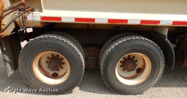 image for item IQ9748 2010 International WorkStar 7400  dump flatbed truck
