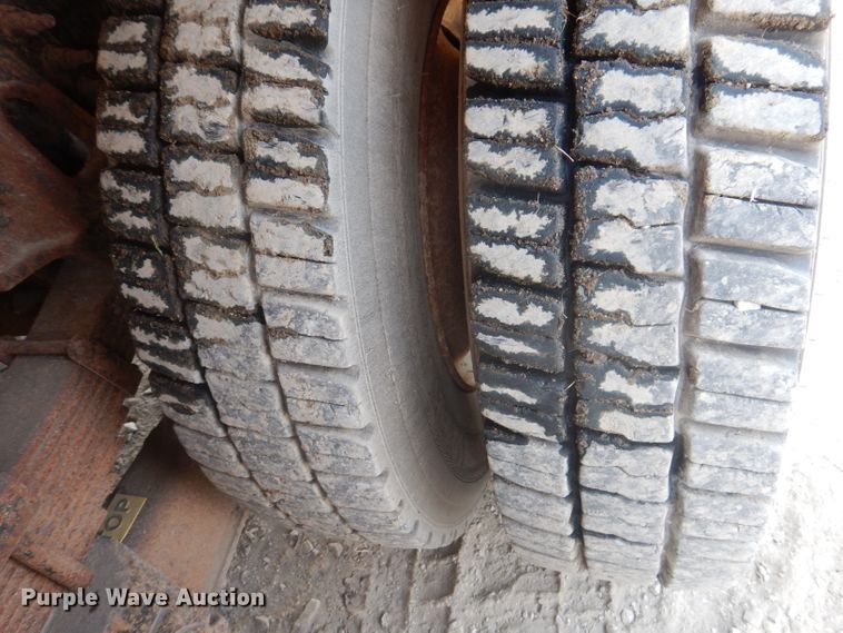 image for item IQ9748 2010 International WorkStar 7400  dump flatbed truck