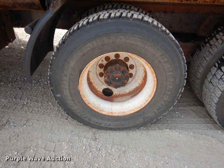 image for item IQ9748 2010 International WorkStar 7400  dump flatbed truck