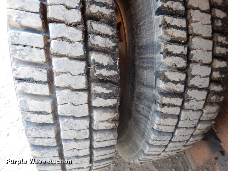 image for item IQ9748 2010 International WorkStar 7400  dump flatbed truck