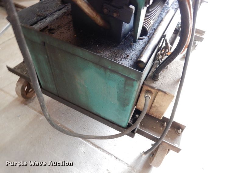 image for item IW9950 Grizzly 69744Z  bandsaw