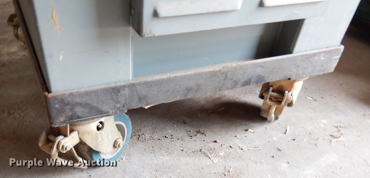 image for item IW9951 1989 Delta 22460  20" planer