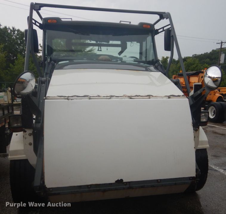 image for item JI9526 2008 Elgin Pelican Series NP  street sweeper truck