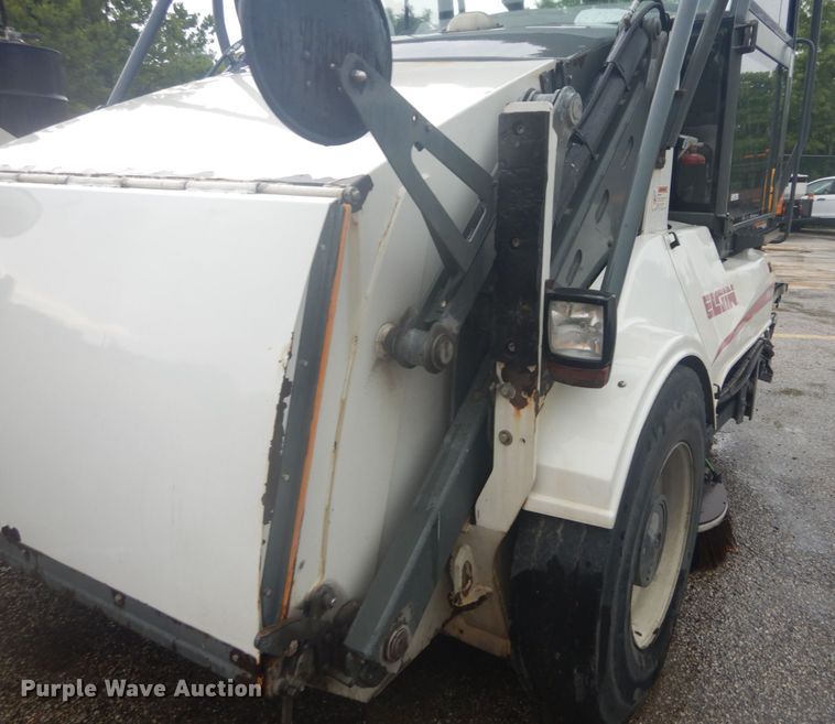 image for item JI9526 2008 Elgin Pelican Series NP  street sweeper truck