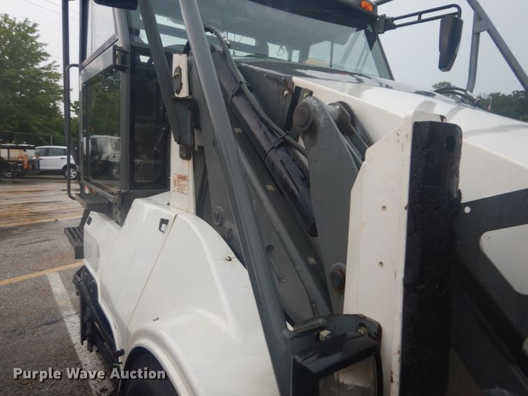 image for item JI9526 2008 Elgin Pelican Series NP  street sweeper truck