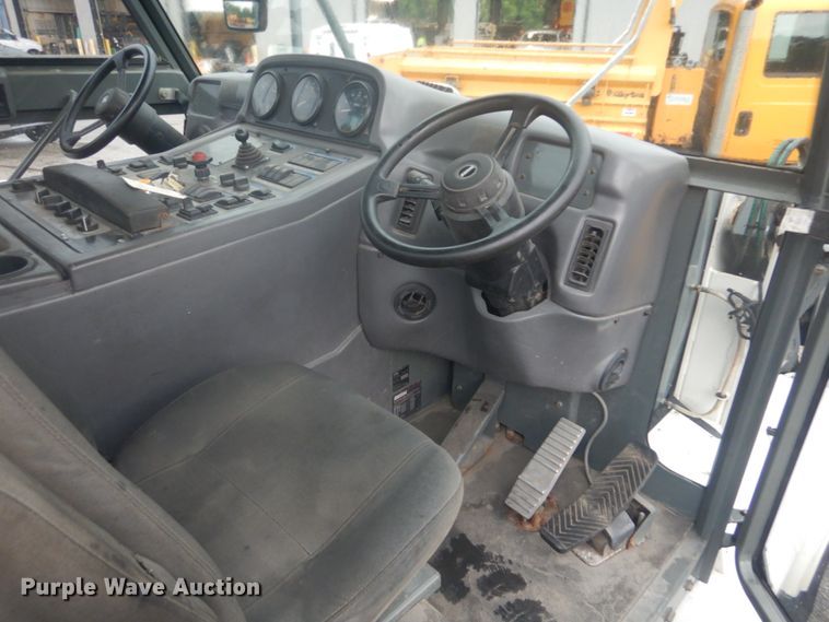 image for item JI9526 2008 Elgin Pelican Series NP  street sweeper truck