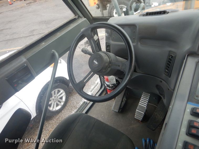 image for item JI9526 2008 Elgin Pelican Series NP  street sweeper truck