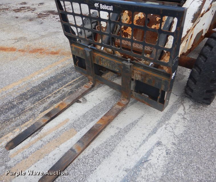 image for item JI9528 2006 Bobcat S300  skid steer loader