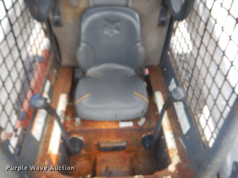 image for item JI9528 2006 Bobcat S300  skid steer loader