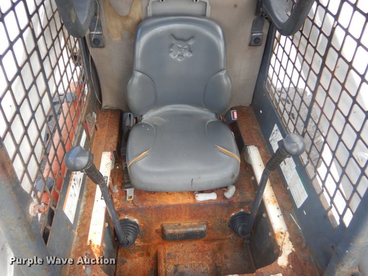 image for item JI9528 2006 Bobcat S300  skid steer loader