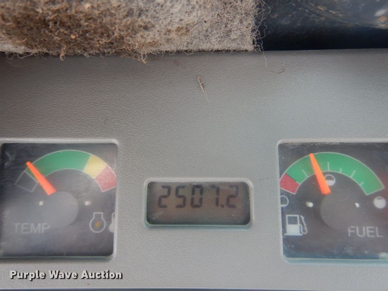 image for item JI9528 2006 Bobcat S300  skid steer loader