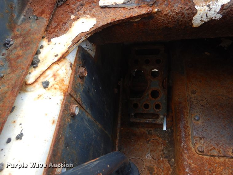 image for item JI9528 2006 Bobcat S300  skid steer loader