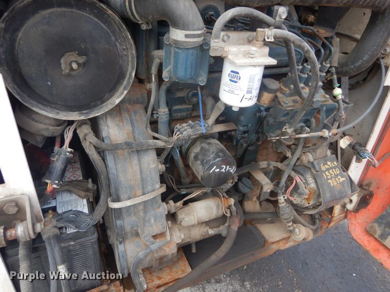 image for item JI9528 2006 Bobcat S300  skid steer loader