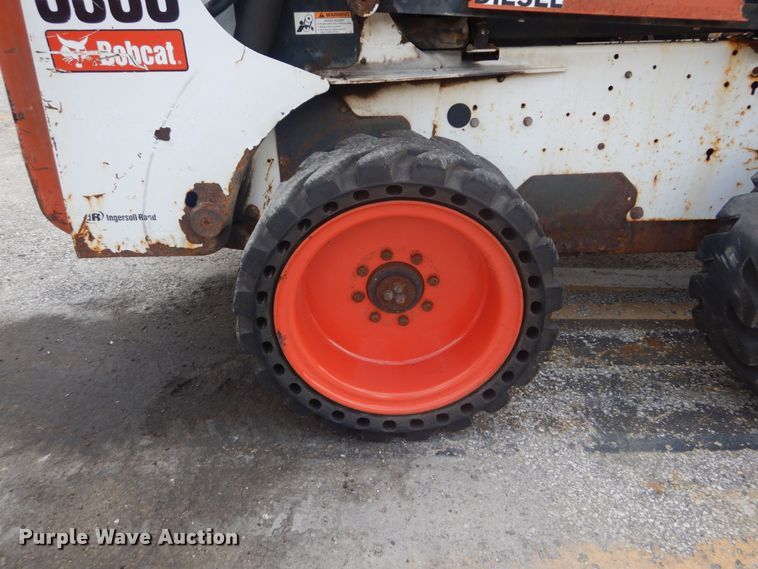image for item JI9528 2006 Bobcat S300  skid steer loader