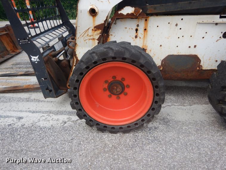 image for item JI9528 2006 Bobcat S300  skid steer loader