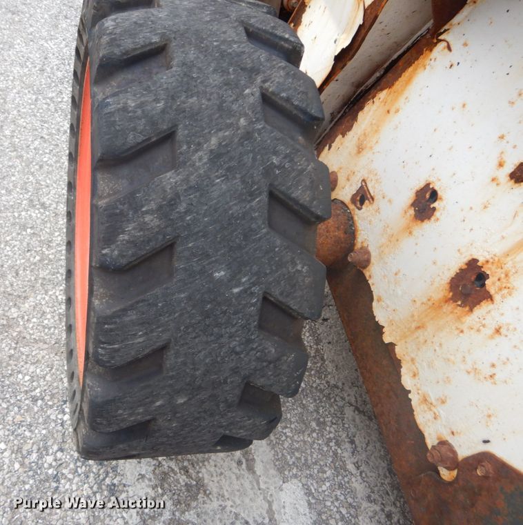 image for item JI9528 2006 Bobcat S300  skid steer loader