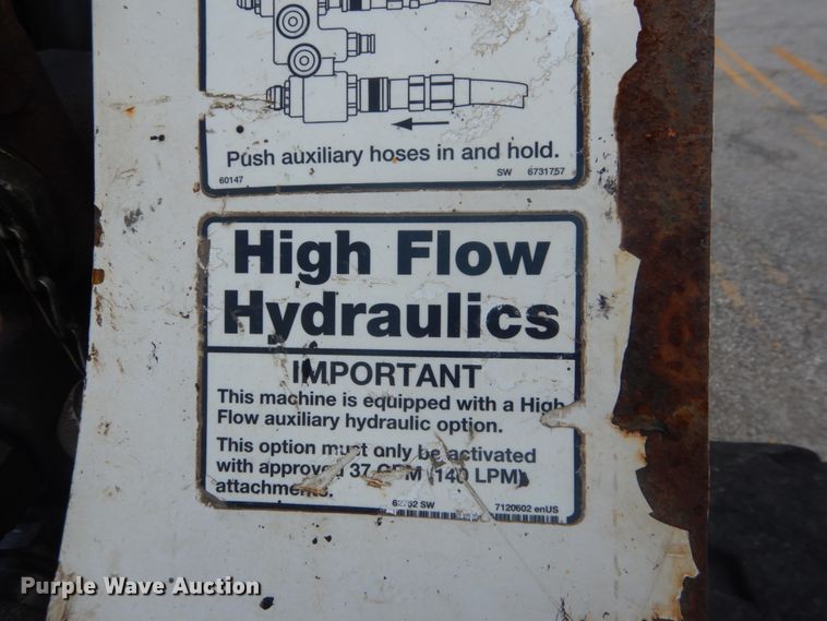 image for item JI9528 2006 Bobcat S300  skid steer loader