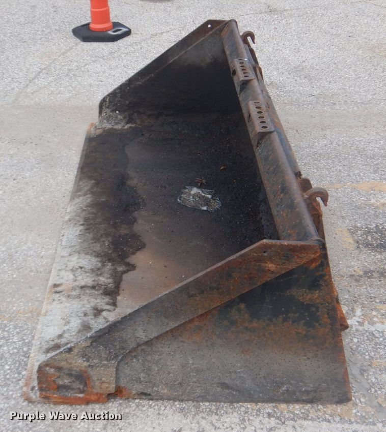 image for item JI9528 2006 Bobcat S300  skid steer loader