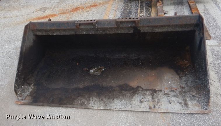 image for item JI9528 2006 Bobcat S300  skid steer loader