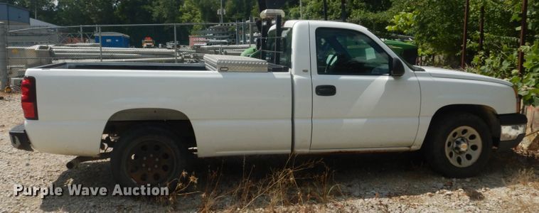 image for item JI9538 2005 Chevrolet Silverado 1500  pickup truck