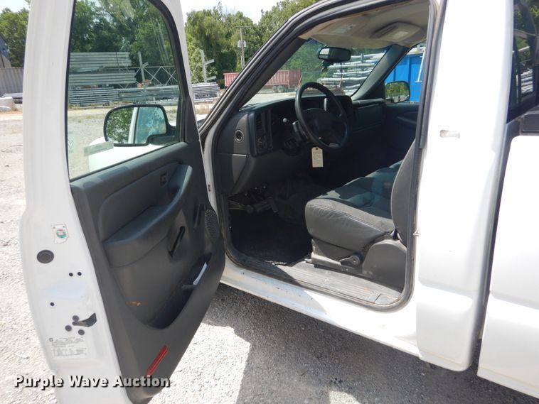image for item JI9541 2005 Chevrolet Silverado 1500  pickup truck
