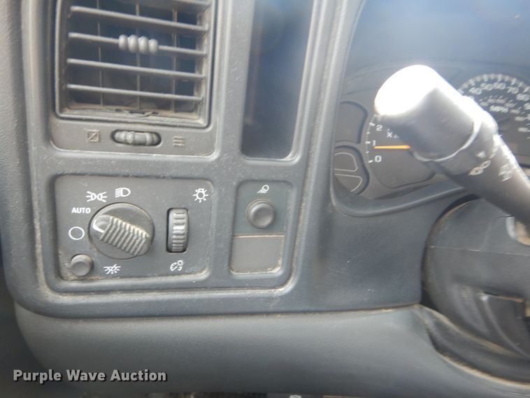 image for item JI9541 2005 Chevrolet Silverado 1500  pickup truck