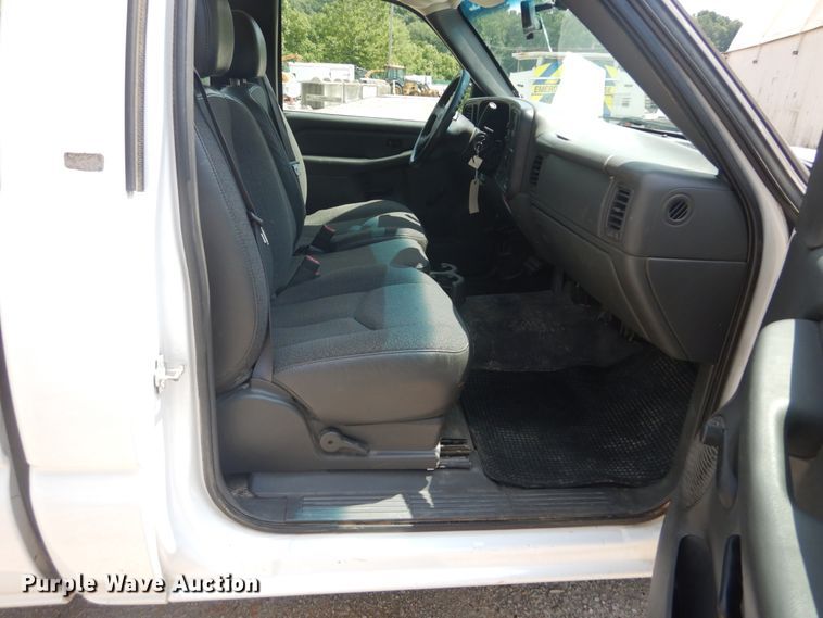 image for item JI9541 2005 Chevrolet Silverado 1500  pickup truck