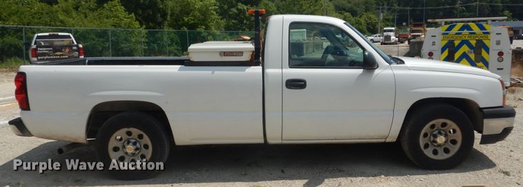 image for item JI9542 2005 Chevrolet Silverado 1500  pickup truck