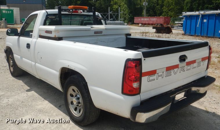 image for item JI9542 2005 Chevrolet Silverado 1500  pickup truck