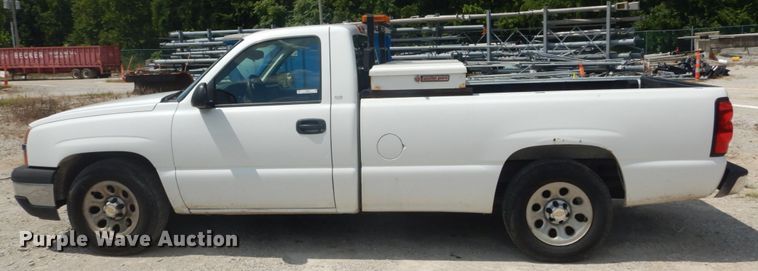 image for item JI9542 2005 Chevrolet Silverado 1500  pickup truck